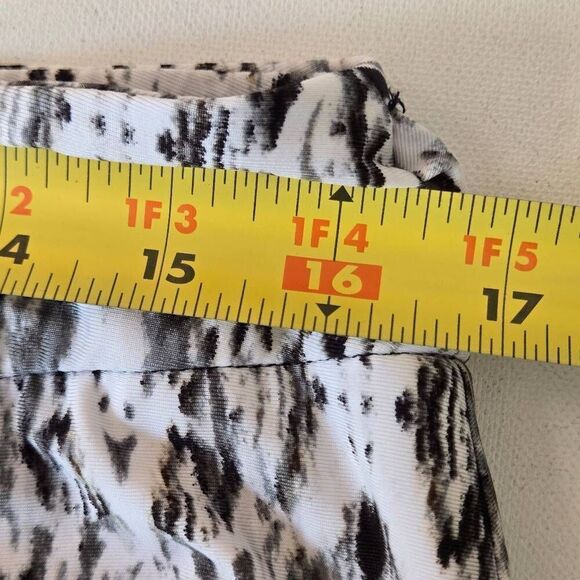 EP Pro New York Women's Geometric Mini Golf Skort White Black Size Medium - Picture 8 of 10